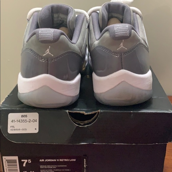 Jordan 11 cool grey lows - Picture 2 of 3